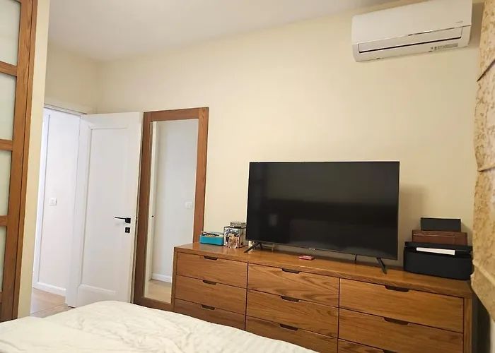 Main Rezidenca * ティラナ